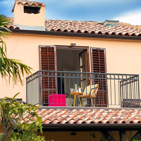 Holiday Home Kuca Na Moru Kornić 外观 照片